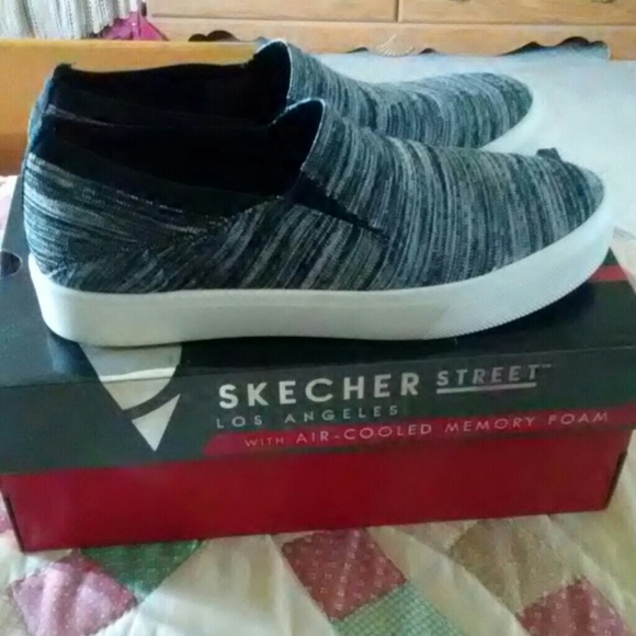 2 new pairs of Skechers size 9 - Picture 7 of 8